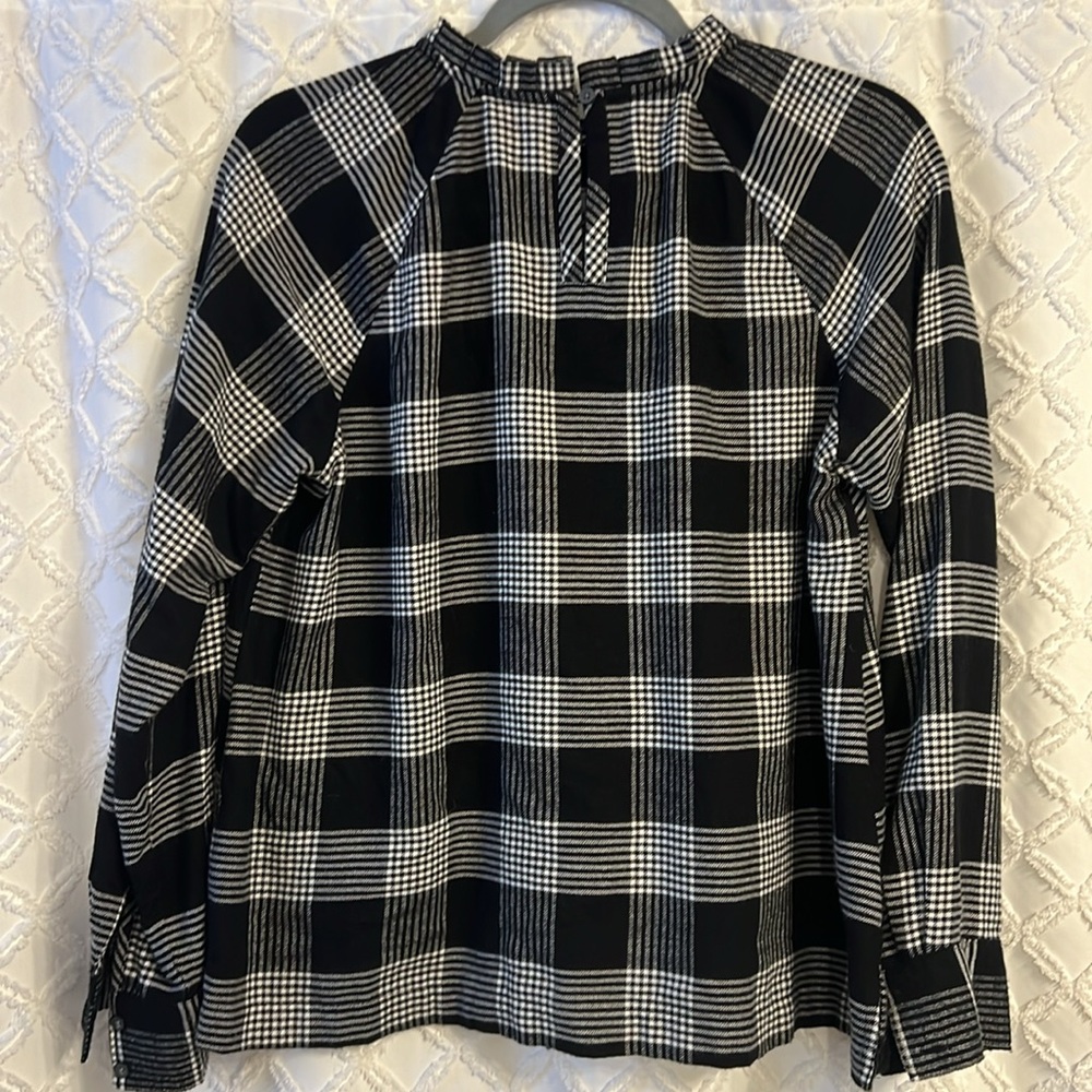 LOFT Ruffle Neck Flannel - Picture 5 of 7